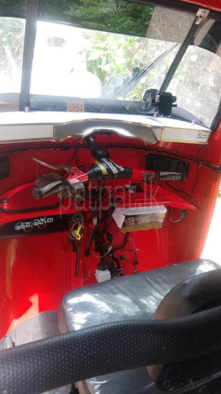 Bajaj Three Wheel 2006 - பயன்படுத்தப்பட்டது முச்சக்கர வண்டி sale in Sri Lanka - patpat.lk