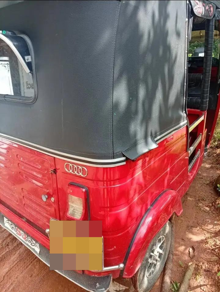 Bajaj 4 stroke 2012 - பயன்படுத்தப்பட்டது முச்சக்கர வண்டி sale in Sri Lanka - patpat.lk