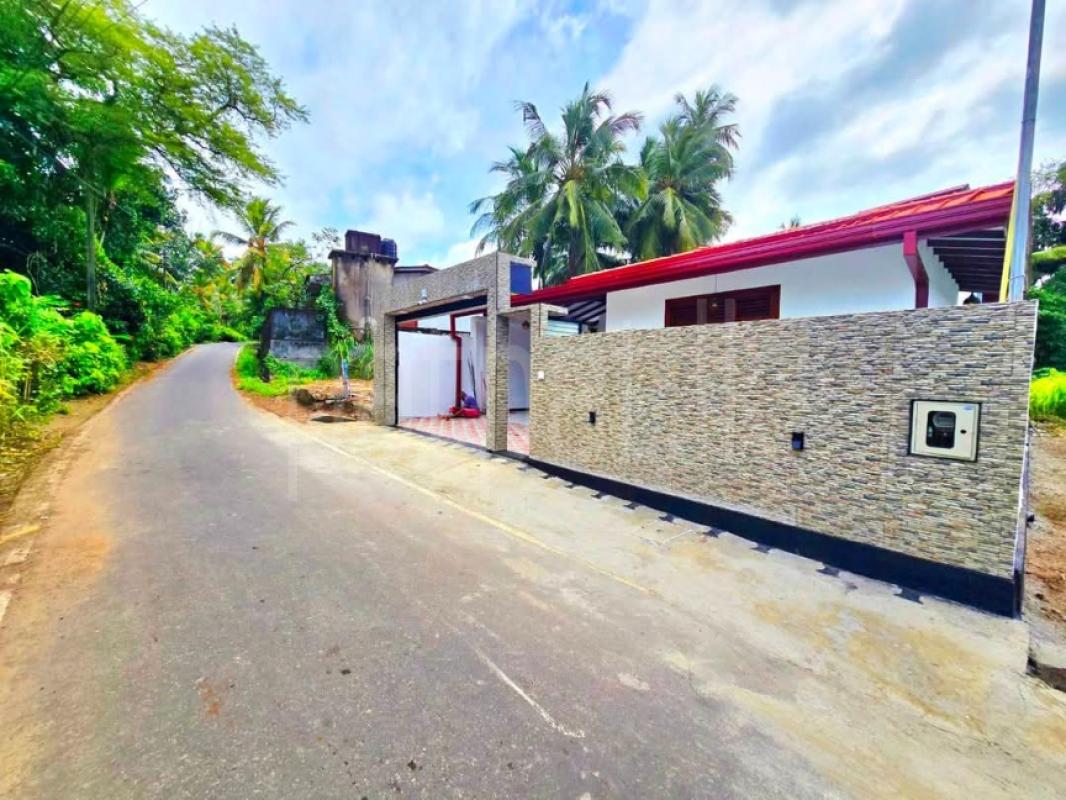 House for Sale in Kottawa ads-image-1