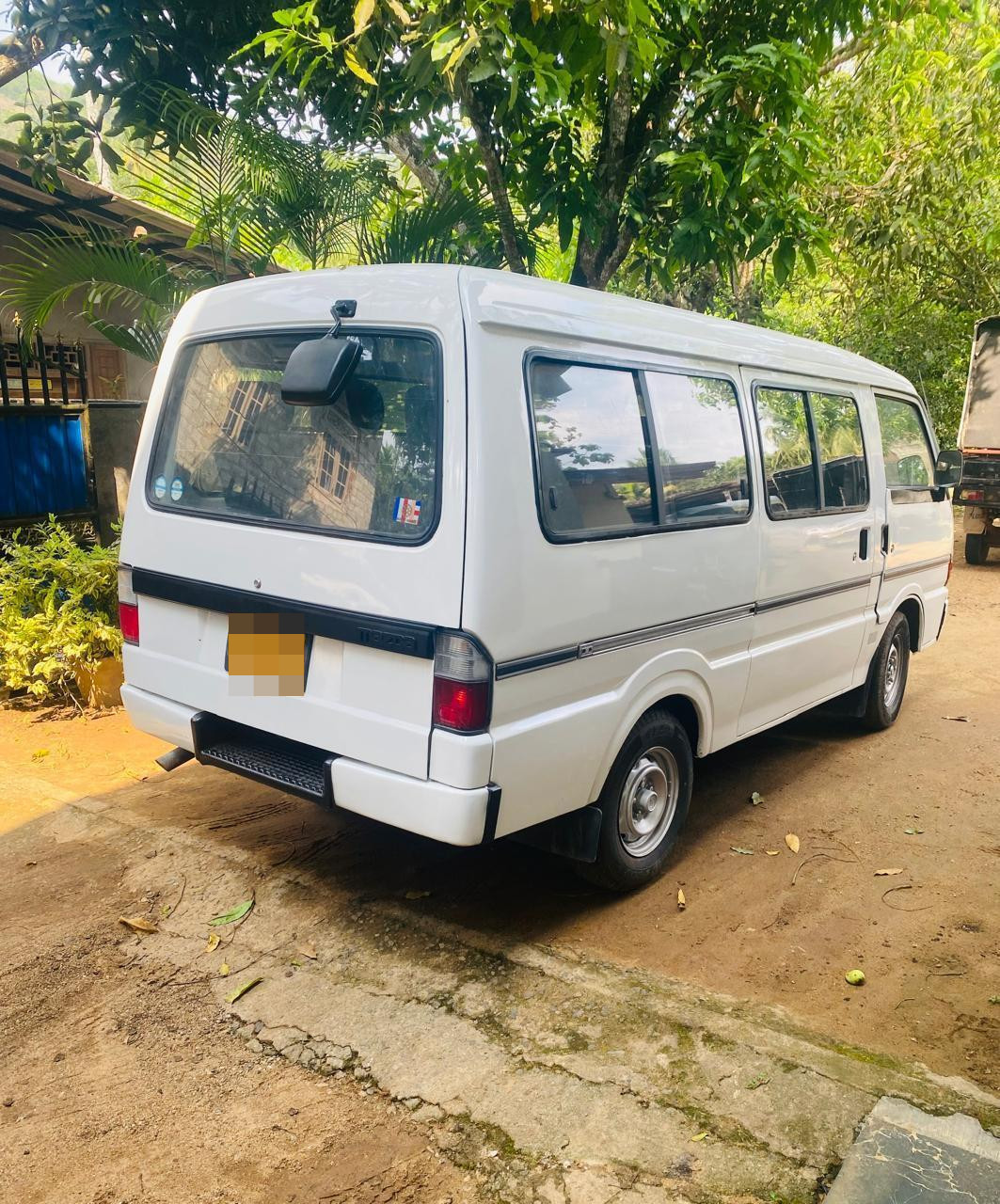 Mazda Bongo 1994 - Reconditioned Van sale in Sri Lanka - patpat.lk