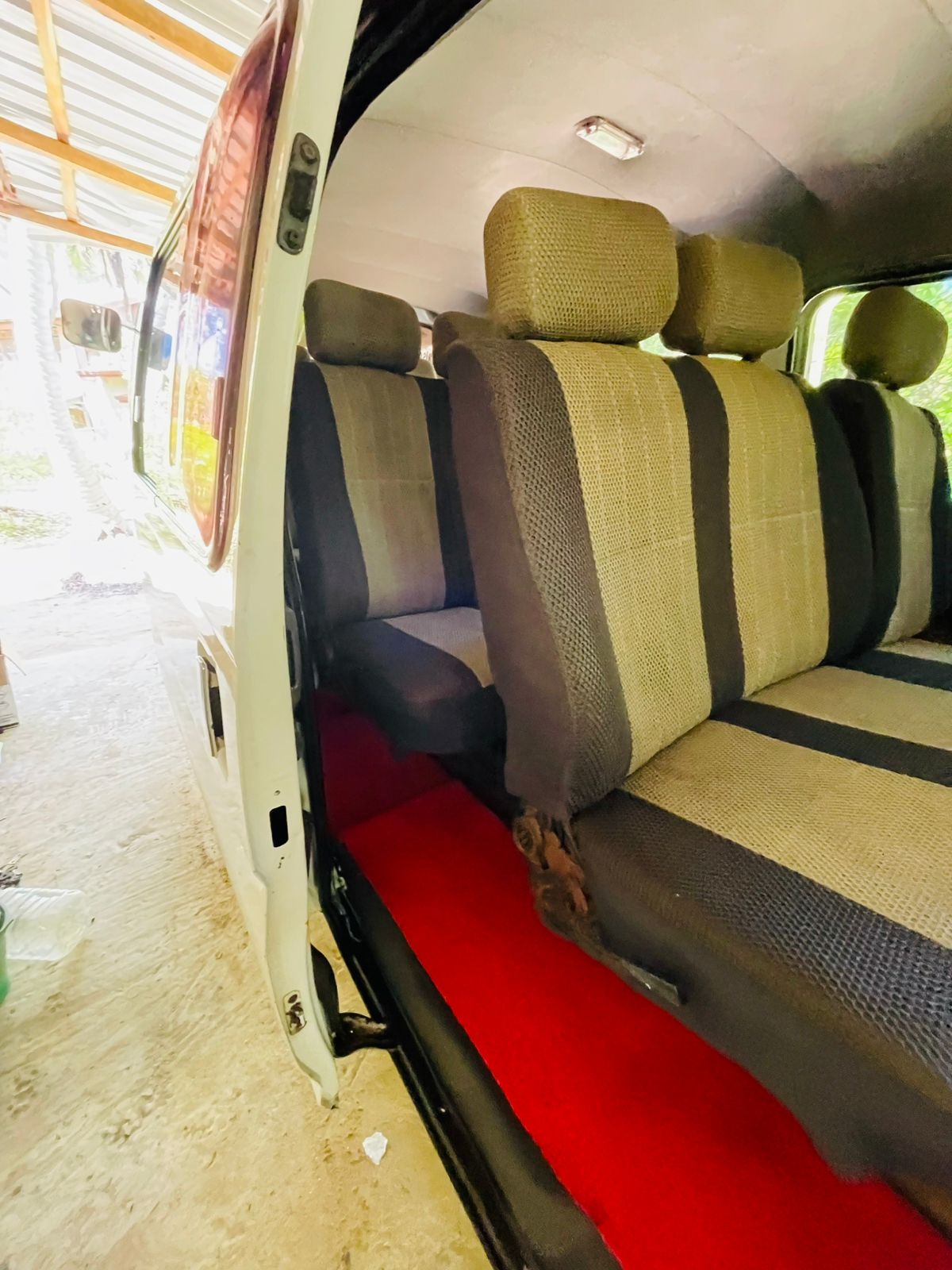 Nissan Caravan 1993 - Used Van sale in Sri Lanka - patpat.lk