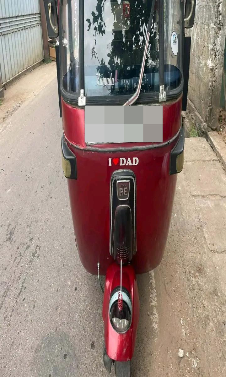 Bajaj Three Wheel 2006 - பயன்படுத்தப்பட்டது முச்சக்கர வண்டி sale in Sri Lanka - patpat.lk
