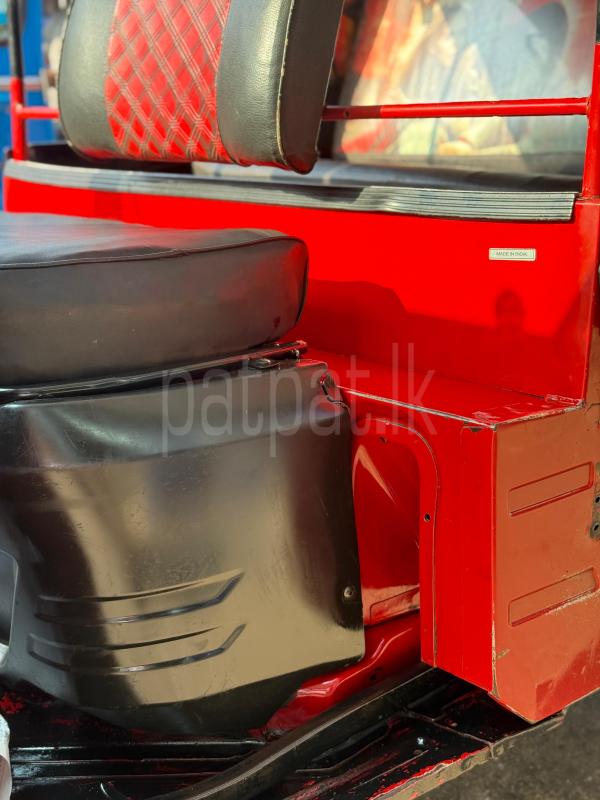 Bajaj Three Wheel 2017 - பயன்படுத்தப்பட்டது முச்சக்கர வண்டி sale in Sri Lanka - patpat.lk