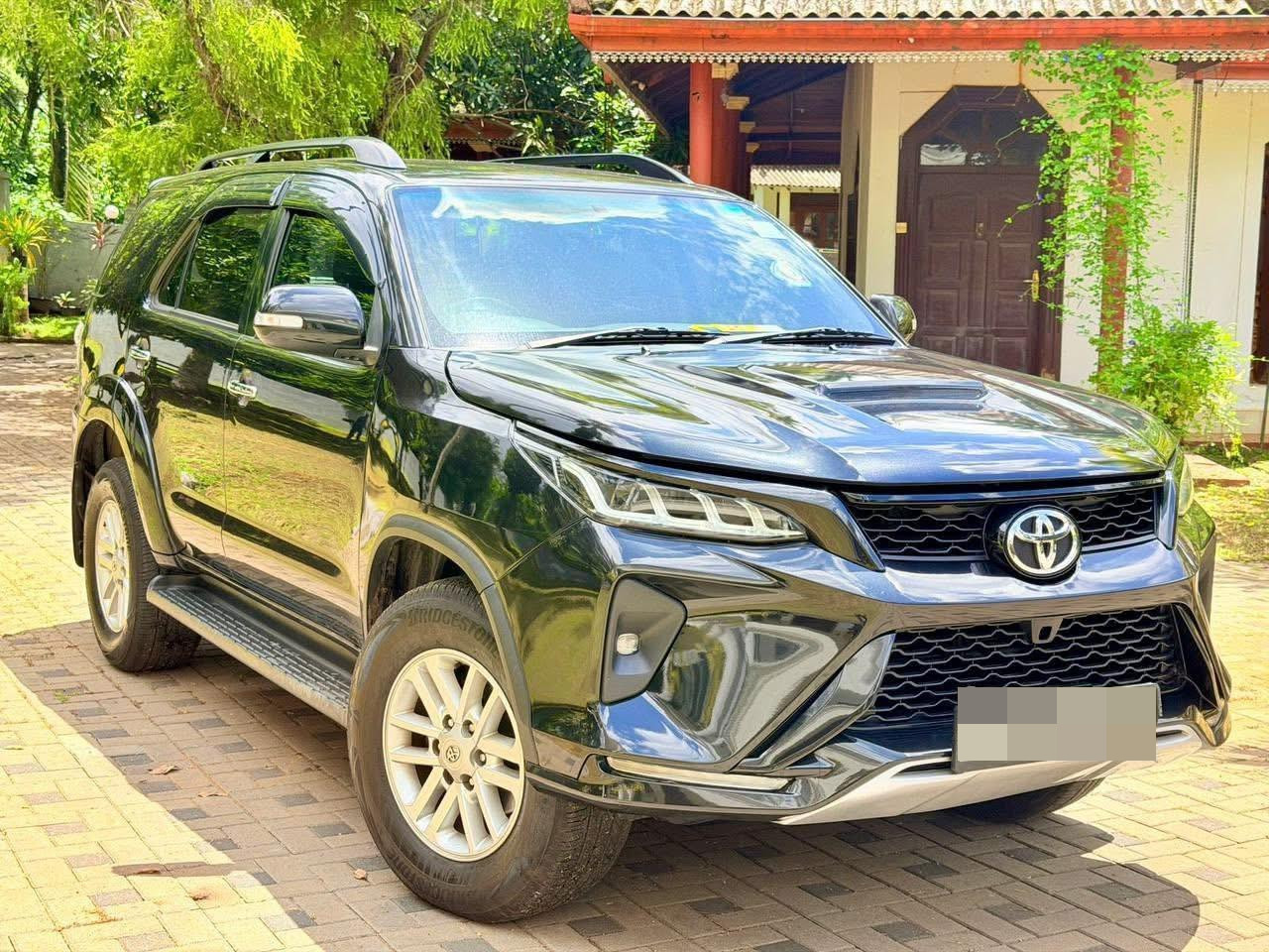 Toyota Fortuner 2013 - பயன்படுத்தப்பட்டது SUV sale in Sri Lanka - patpat.lk