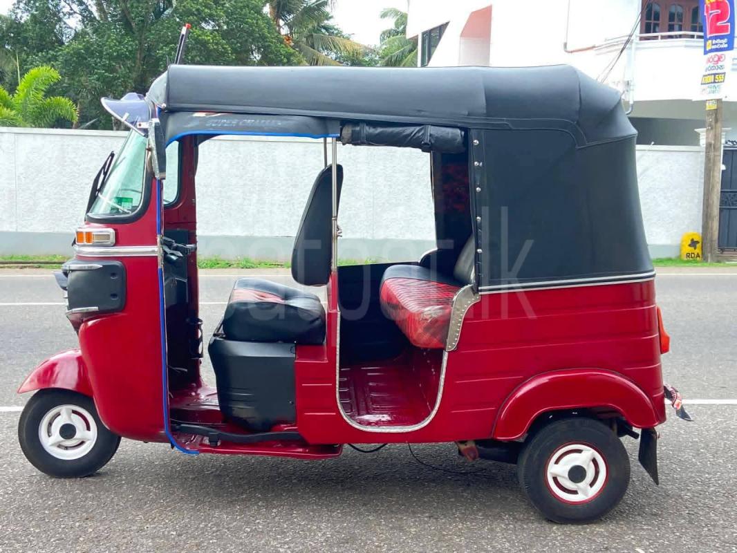 Bajaj 4 stroke 2015 - பயன்படுத்தப்பட்டது முச்சக்கர வண்டி sale in Sri Lanka - patpat.lk