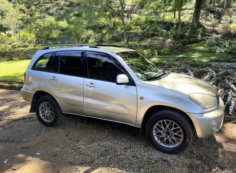 Toyota RAV4 2001 - භාවිතා කරන ලද SUV රථය sale in Sri Lanka - patpat.lk