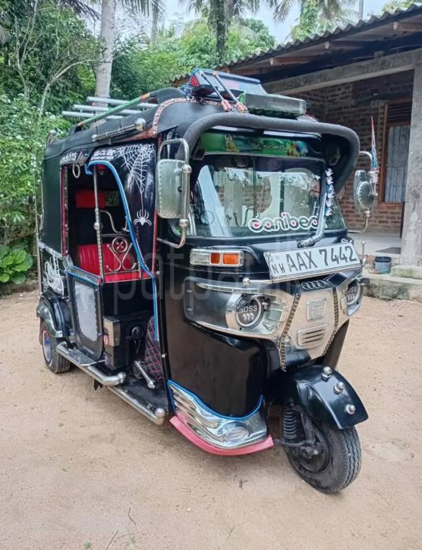 Bajaj 4 stroke 2015 - பயன்படுத்தப்பட்டது முச்சக்கர வண்டி sale in Sri Lanka - patpat.lk