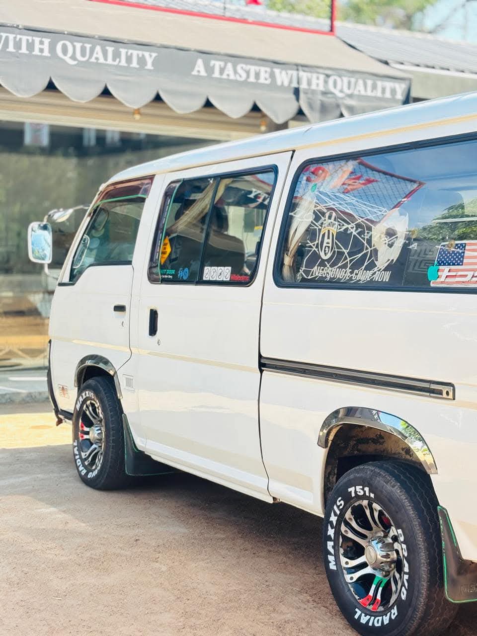 Nissan Caravan 1998 - Used Van sale in Sri Lanka - patpat.lk