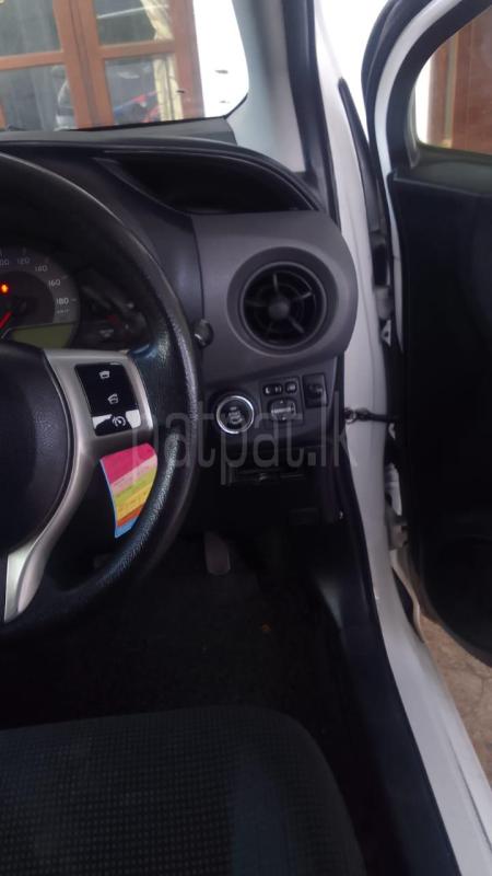 Toyota Vitz 2016 - பயன்படுத்தப்பட்டது கார் sale in Sri Lanka - patpat.lk