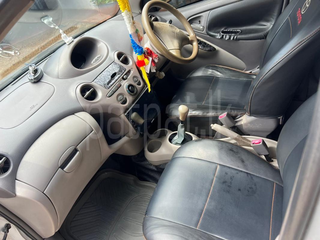 Toyota Platz 2000 - பயன்படுத்தப்பட்டது கார் sale in Sri Lanka - patpat.lk