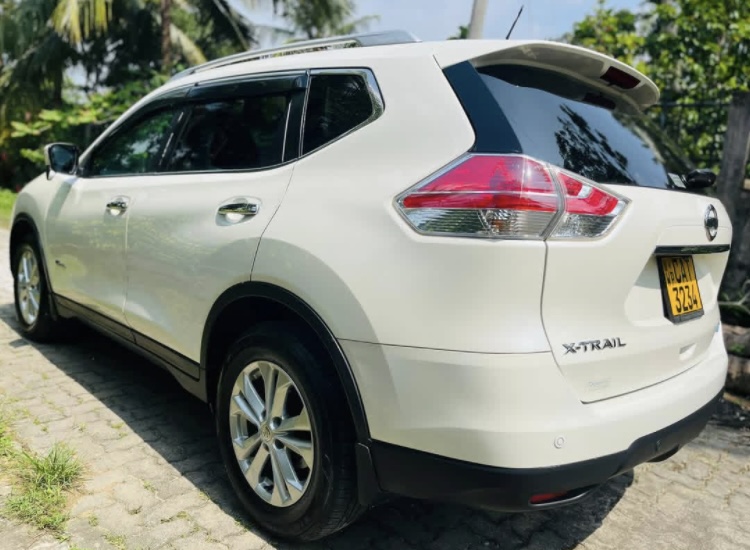 Nissan X Trail 2016 - பயன்படுத்தப்பட்டது SUV sale in Sri Lanka - patpat.lk