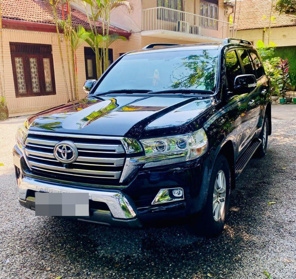 Toyota Land Cruiser 2015 - பயன்படுத்தப்பட்டது SUV sale in Sri Lanka - patpat.lk