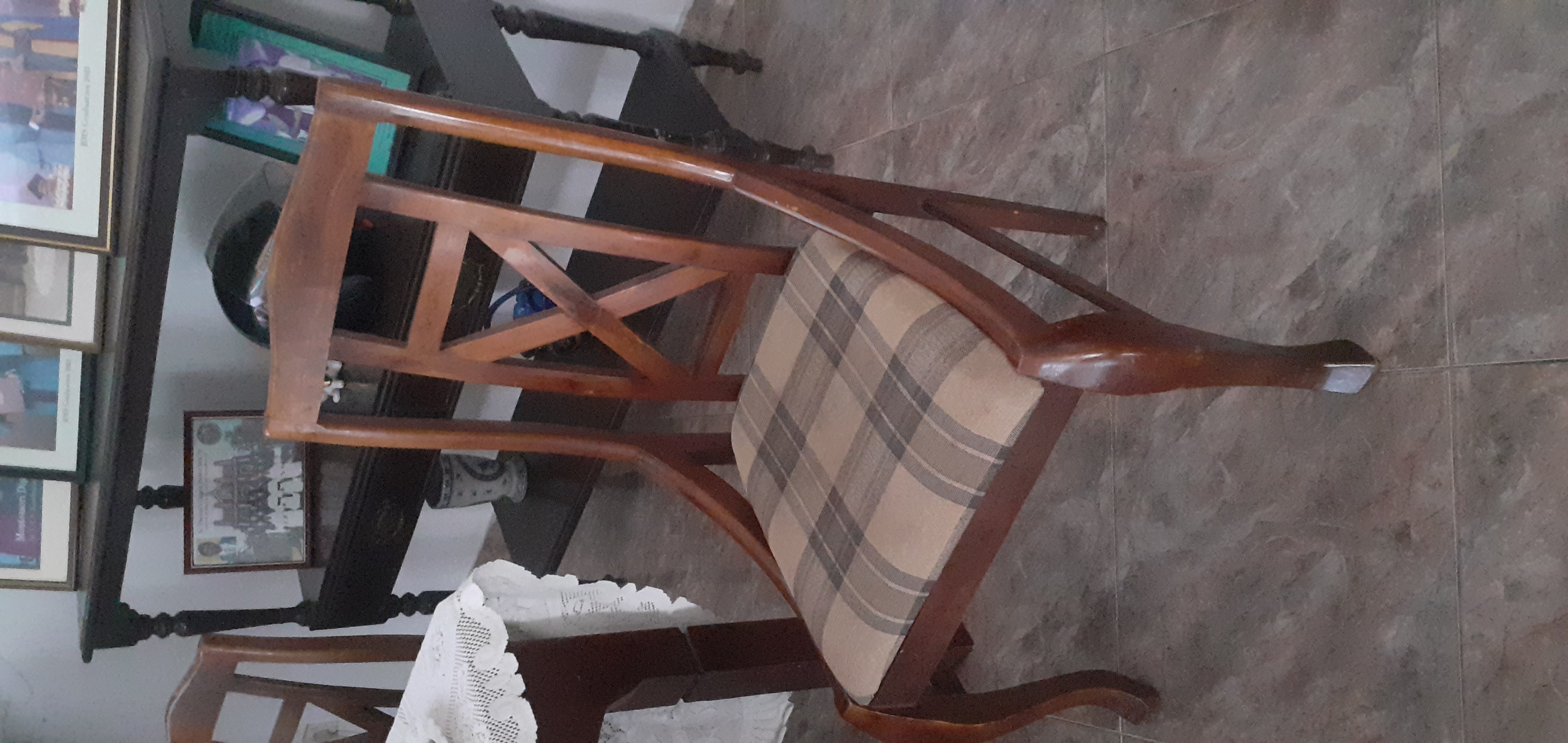 Dining table for sale