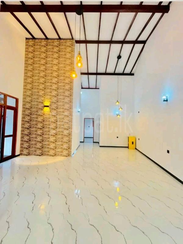 House for Sale in Athurugiriya