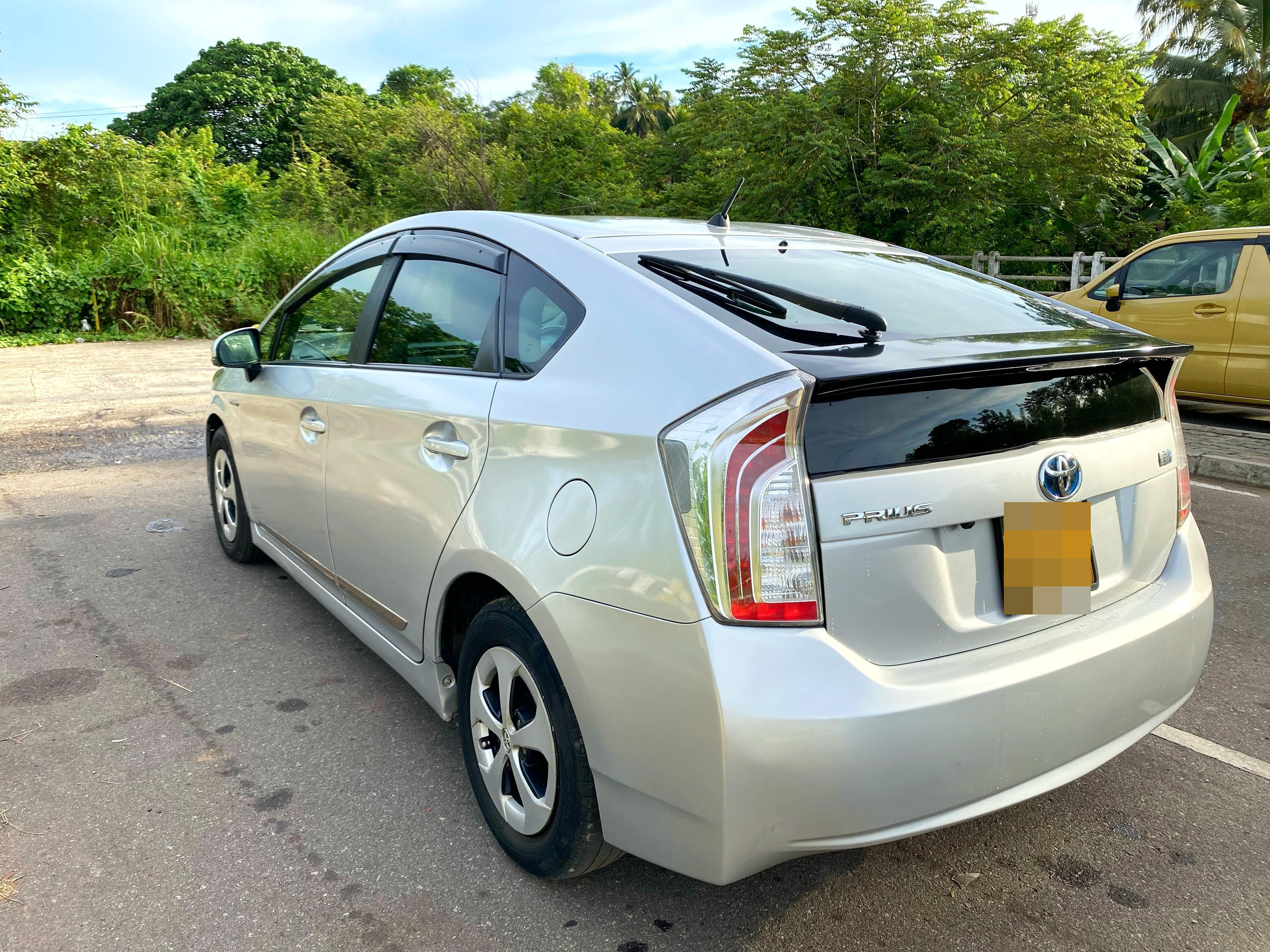 Toyota Prius 2012 - Used Car sale in Sri Lanka - patpat.lk