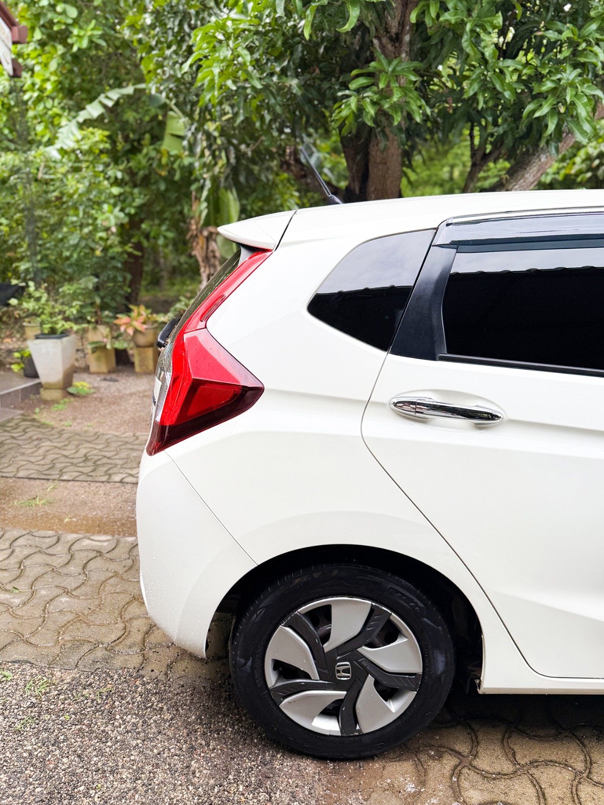 Honda FIT S HYBRID 2015 - Used Car sale in Sri Lanka - patpat.lk
