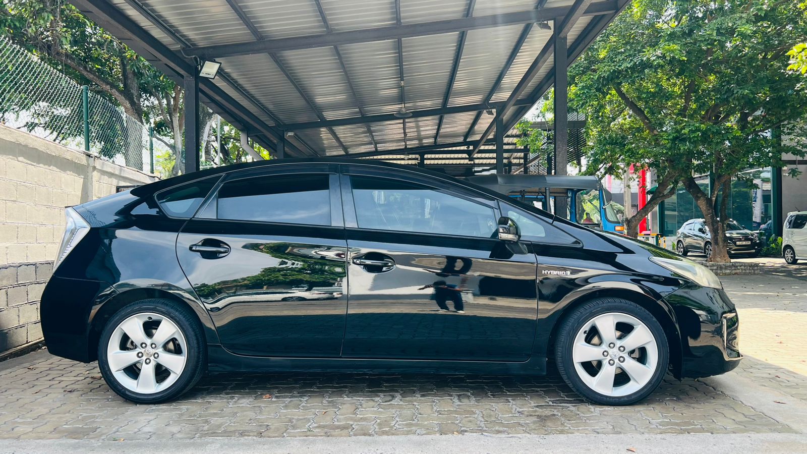 Toyota Prius 2013 - Used Car sale in Sri Lanka - patpat.lk