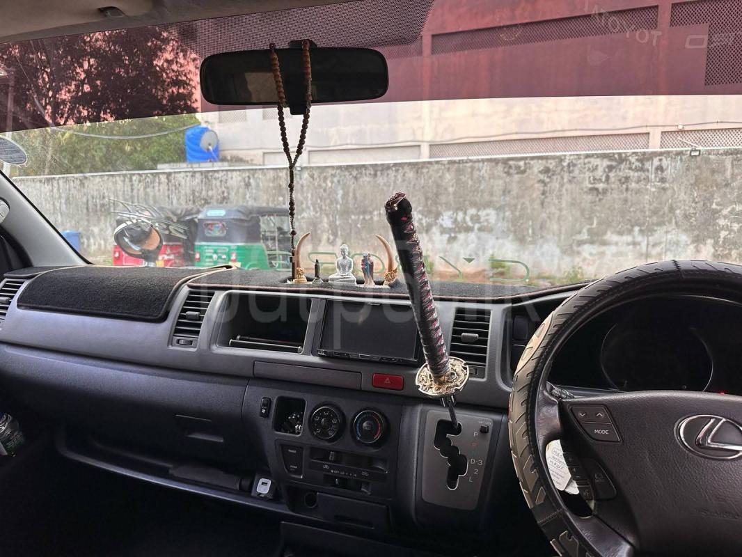Toyota Hiace 2007 - பயன்படுத்தப்பட்டது வேன் sale in Sri Lanka - patpat.lk