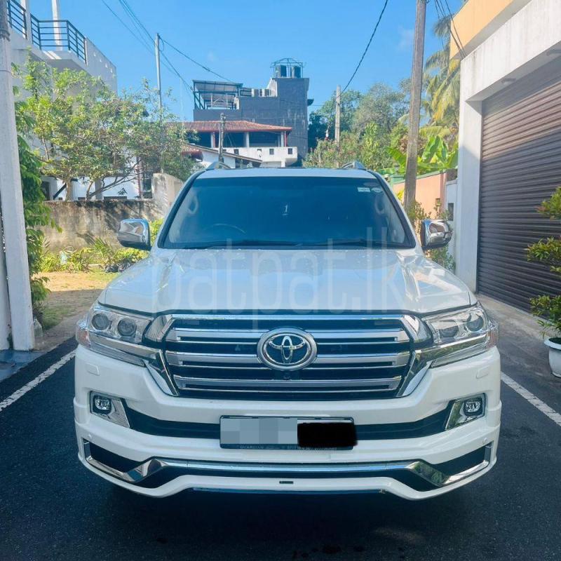 Toyota Land Cruiser Prado 2015 - பயன்படுத்தப்பட்டது SUV sale in Sri Lanka - patpat.lk