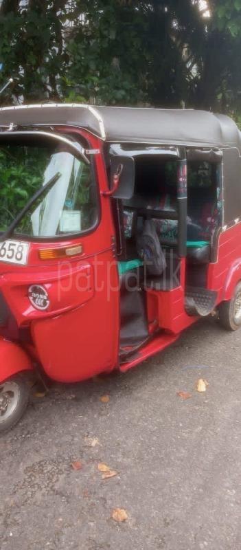 Bajaj Three Wheel 2018 - பயன்படுத்தப்பட்டது முச்சக்கர வண்டி sale in Sri Lanka - patpat.lk