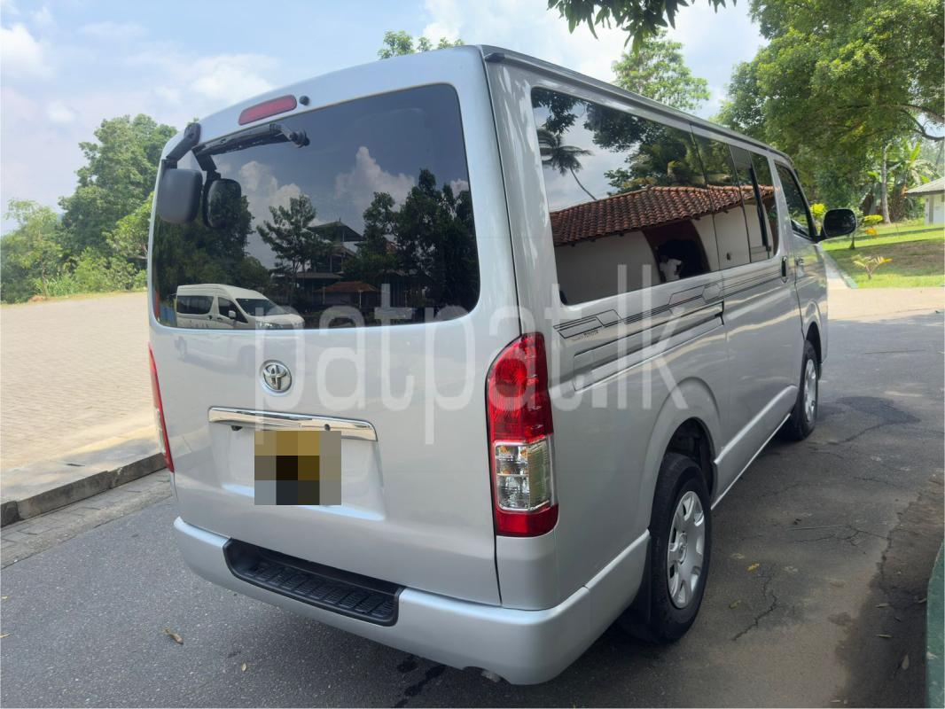 Toyota Hiace 2007 - மறுசீரமைக்கப்பட்டது வேன் sale in Sri Lanka - patpat.lk