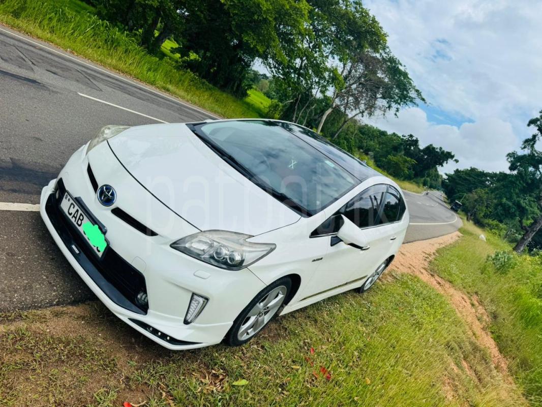 Toyota Prius 2013 - பயன்படுத்தப்பட்டது கார் sale in Sri Lanka - patpat.lk