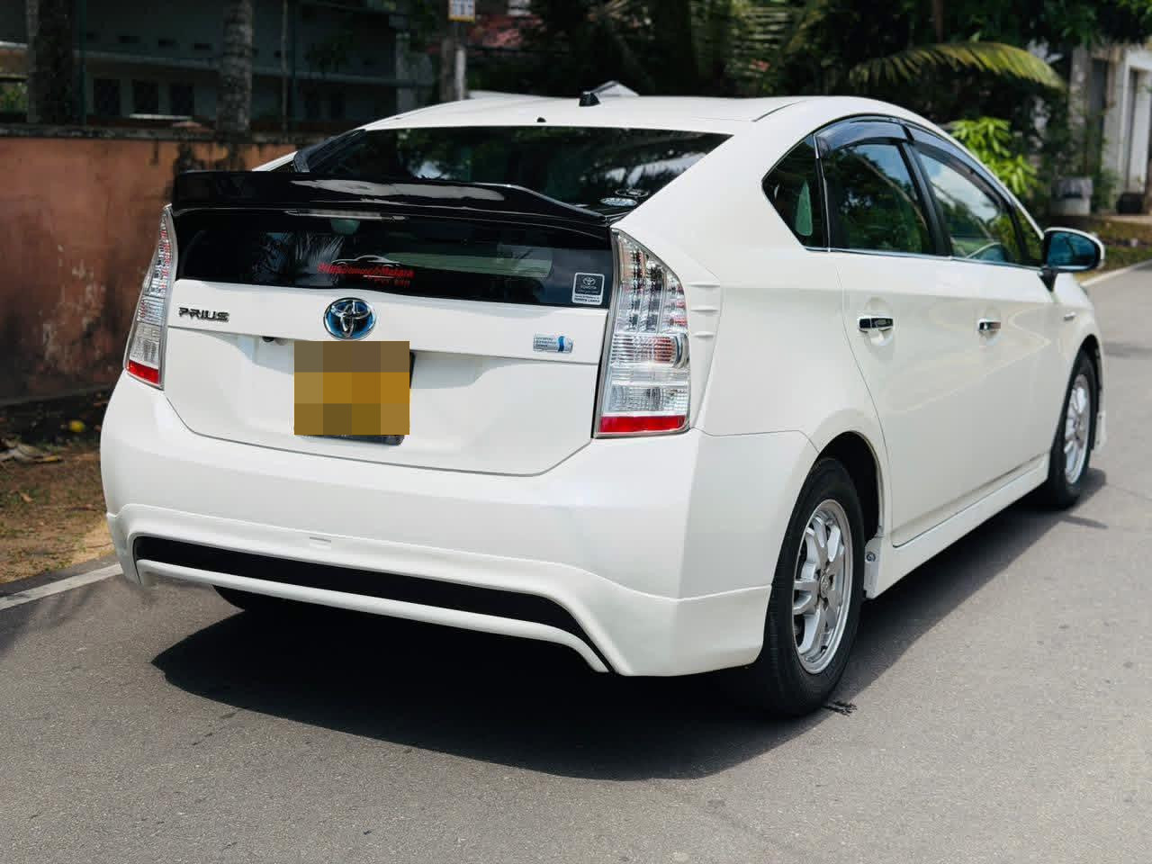 Toyota Prius 2011 - Reconditioned Car sale in Sri Lanka - patpat.lk