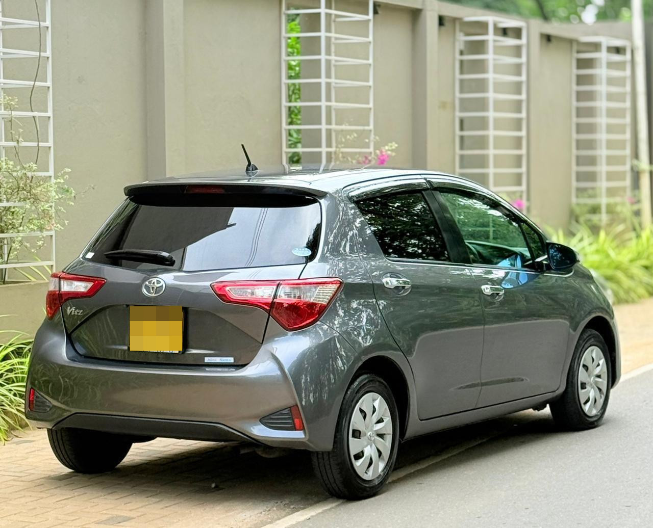 Toyota Vitz 2017 - Used Car sale in Sri Lanka - patpat.lk