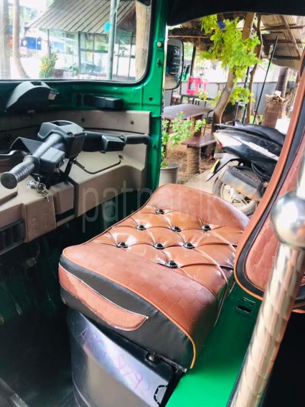 Bajaj Three Wheel 2016 - மறுசீரமைக்கப்பட்டது முச்சக்கர வண்டி sale in Sri Lanka - patpat.lk