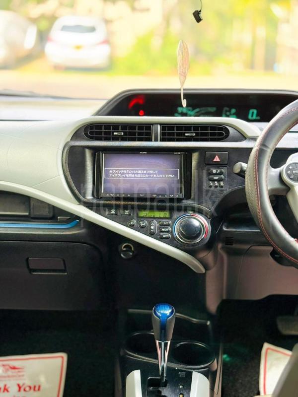 Toyota Aqua 2013 - பயன்படுத்தப்பட்டது கார் sale in Sri Lanka - patpat.lk