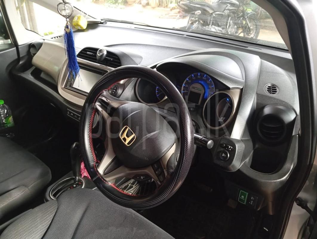 Honda Fit 2015 - භාවිතා කරන ලද කාර් sale in Sri Lanka - patpat.lk
