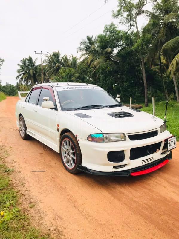 Mitsubishi Lancer 1994 - பயன்படுத்தப்பட்டது கார் sale in Sri Lanka - patpat.lk