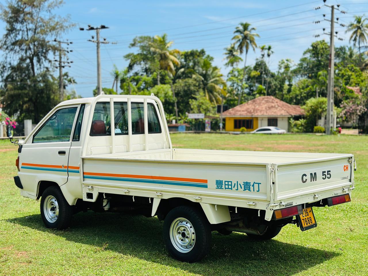 Toyota LiteAce 1993 - பயன்படுத்தப்பட்டது டிரக் sale in Sri Lanka - patpat.lk