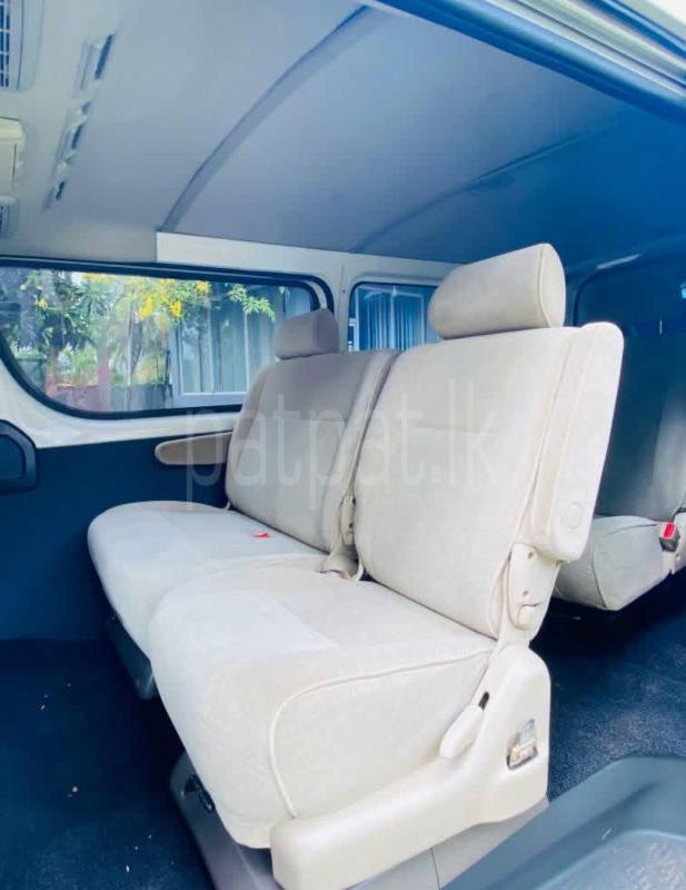 Toyota Hiace 2017 - பயன்படுத்தப்பட்டது வேன் sale in Sri Lanka - patpat.lk