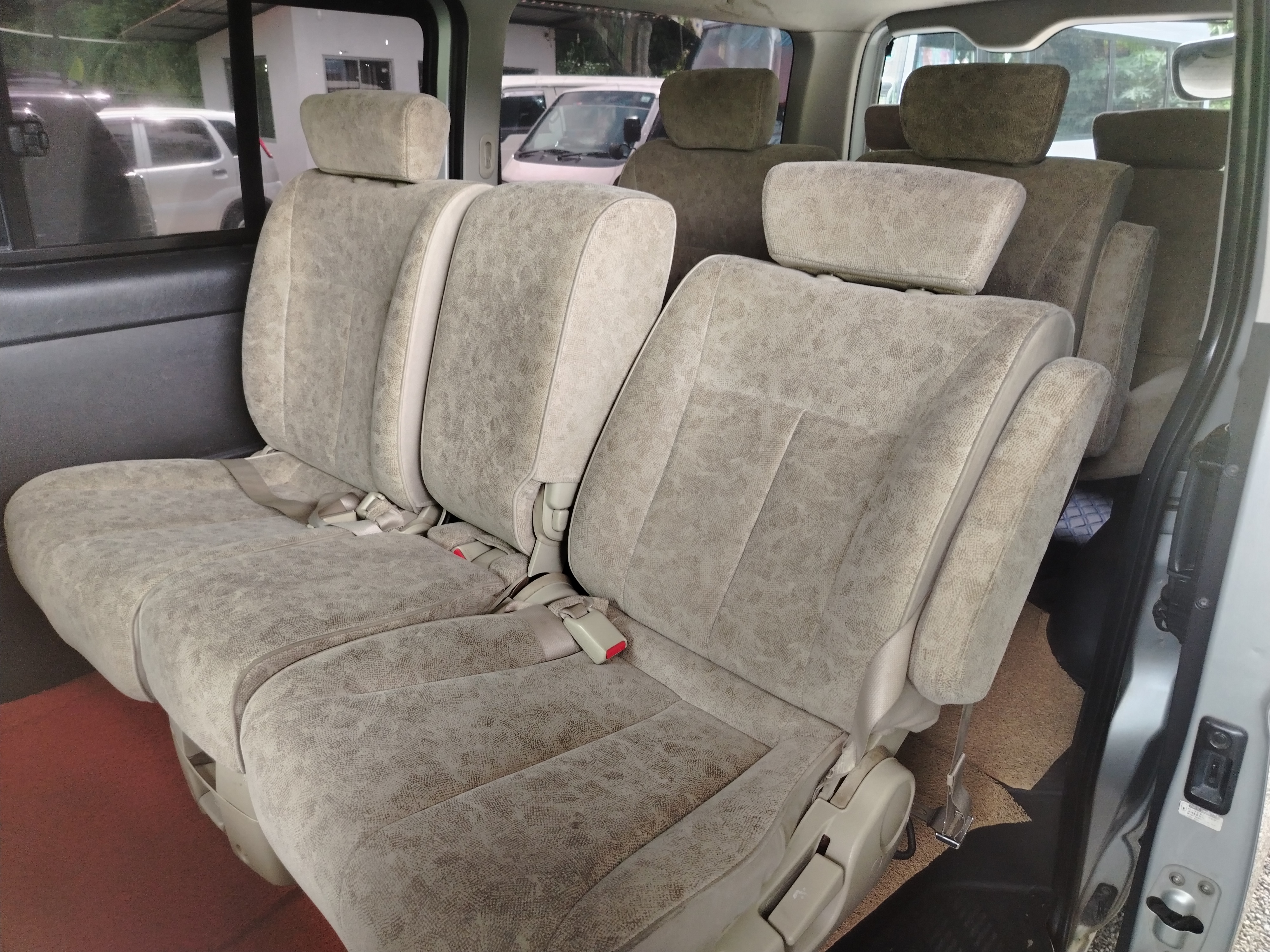 Toyota Hiace 2015 - භාවිතා කරන ලද වෑන් රථය sale in Sri Lanka - patpat.lk