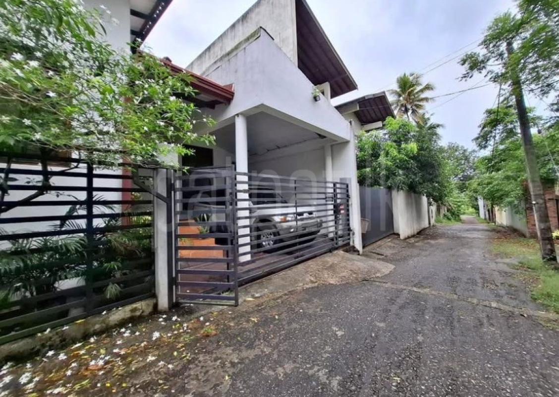 House for Sale in Battaramulla ads-image-1