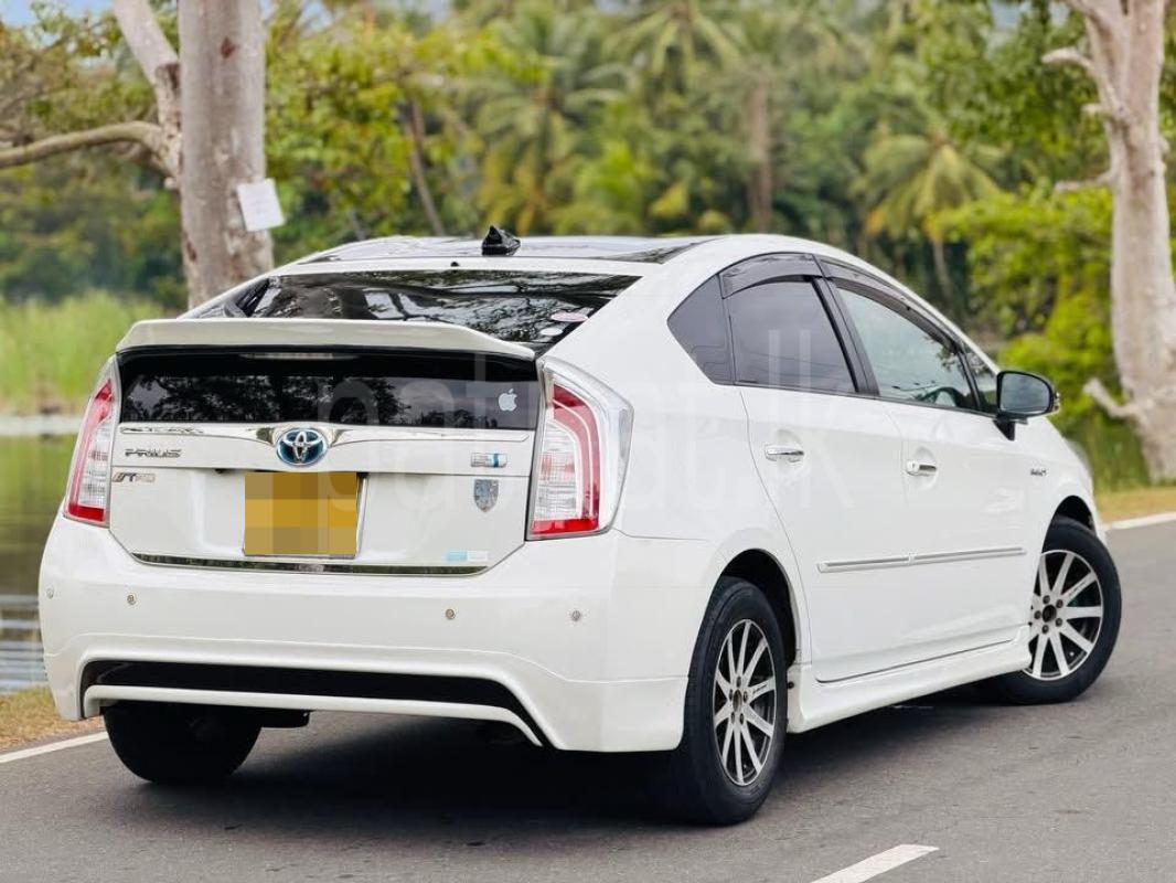 Toyota Prius 2012 - பயன்படுத்தப்பட்டது கார் sale in Sri Lanka - patpat.lk