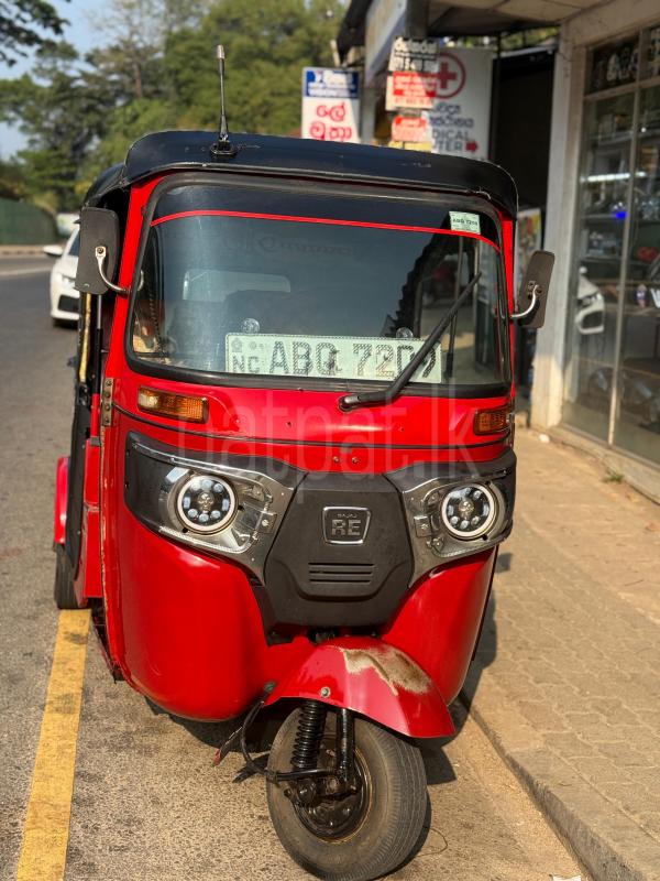 Bajaj Three Wheel 2017 - பயன்படுத்தப்பட்டது முச்சக்கர வண்டி sale in Sri Lanka - patpat.lk