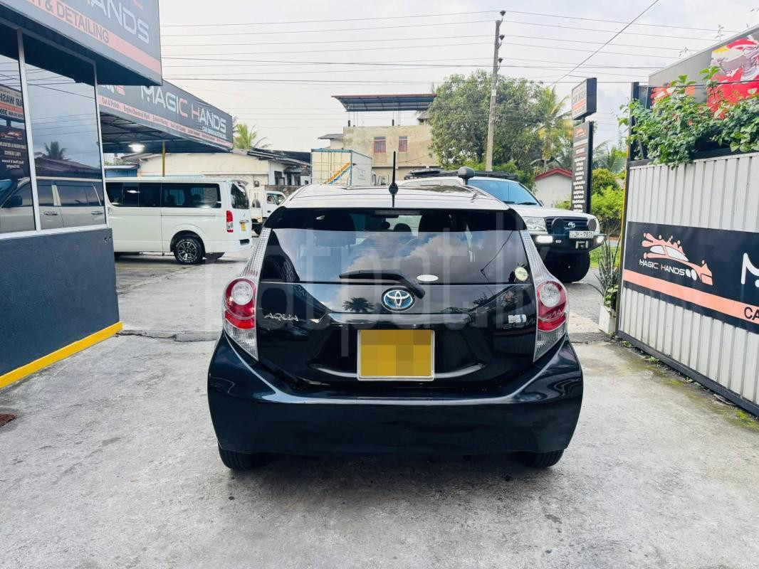 Toyota Aqua 2013 - பயன்படுத்தப்பட்டது கார் sale in Sri Lanka - patpat.lk
