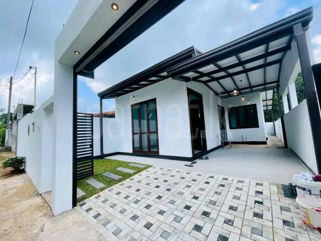 House for Sale in Athurugiriya