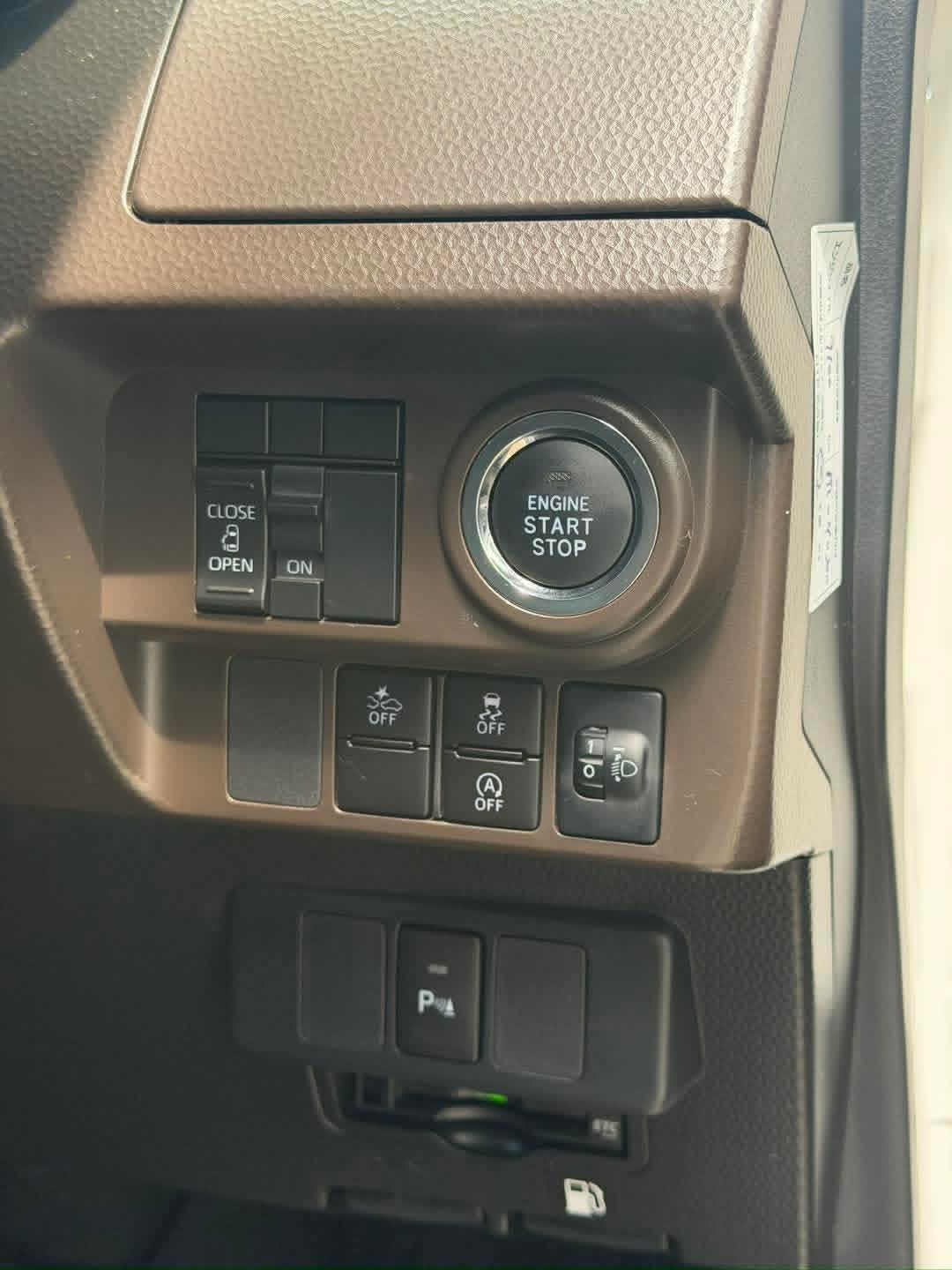Toyota Roomy 2023 - නැවත සකස් කල වෑන් රථය sale in Sri Lanka - patpat.lk
