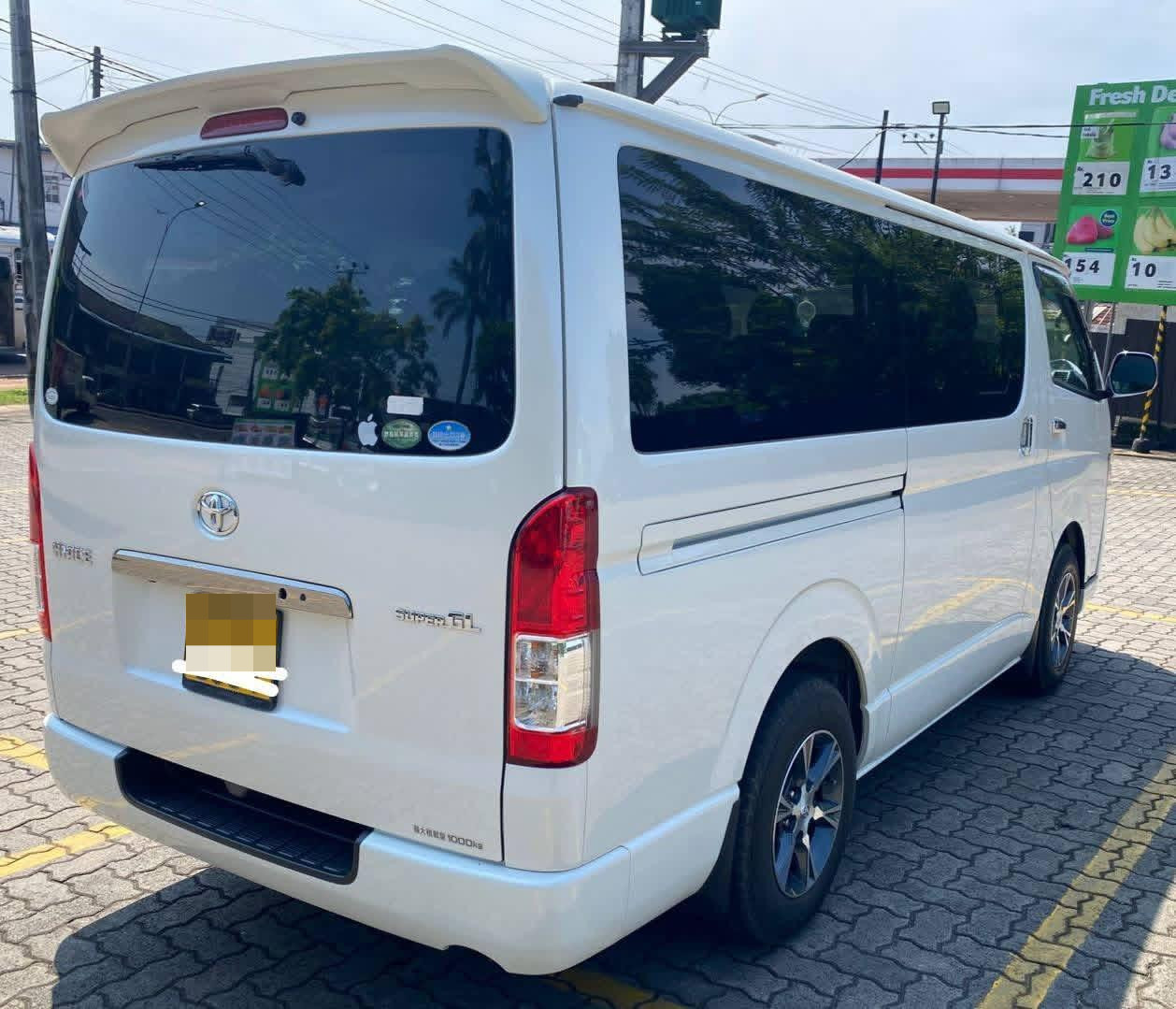 Toyota Hiace 2015 - பயன்படுத்தப்பட்டது வேன் sale in Sri Lanka - patpat.lk