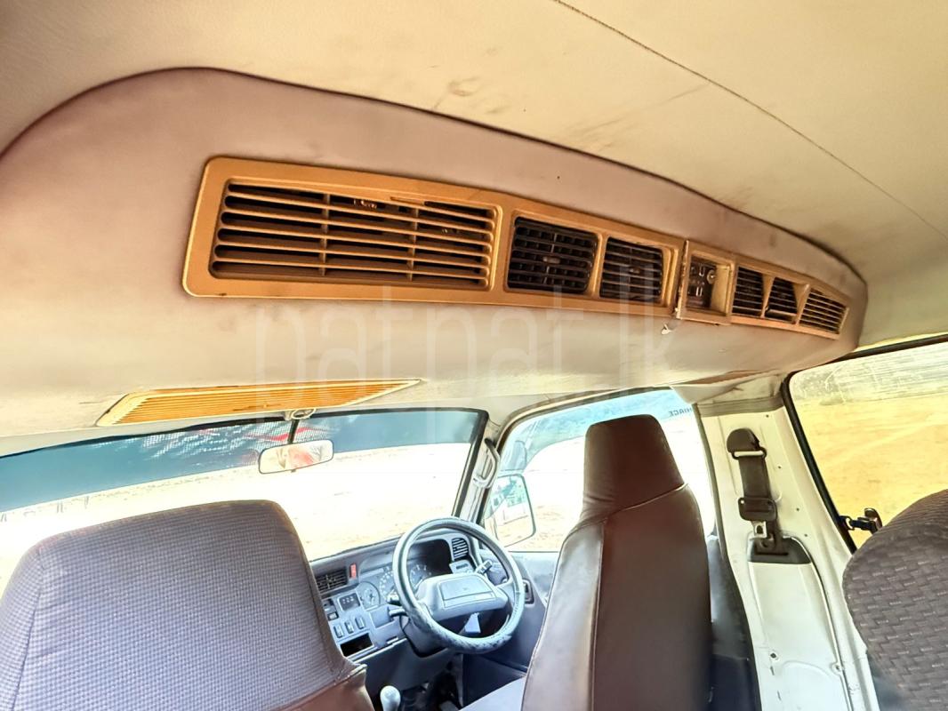 Toyota LH113 1993 - Used Van sale in Sri Lanka - patpat.lk