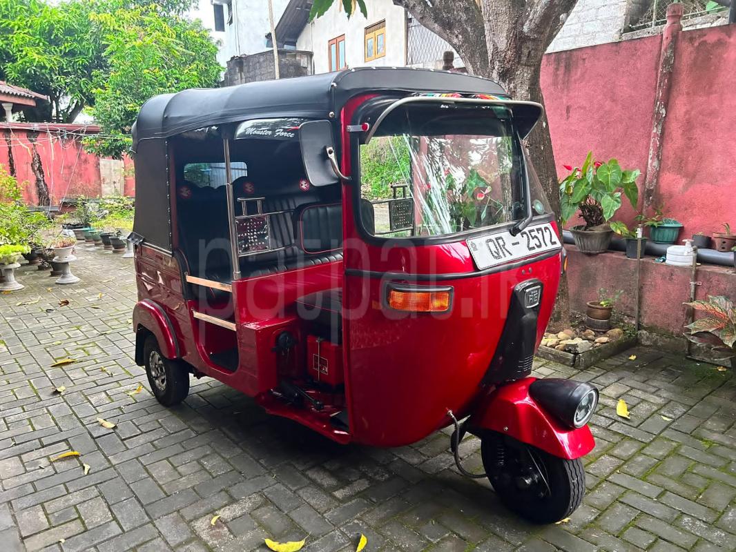 Bajaj 2 stroke 2009 - பயன்படுத்தப்பட்டது முச்சக்கர வண்டி sale in Sri Lanka - patpat.lk