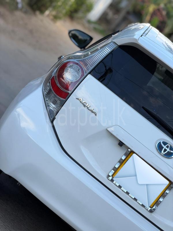Toyota Aqua 2013 - பயன்படுத்தப்பட்டது கார் sale in Sri Lanka - patpat.lk