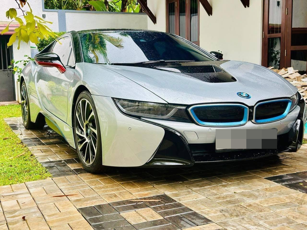 BMW i8 2016 - Used Car sale in Sri Lanka - patpat.lk