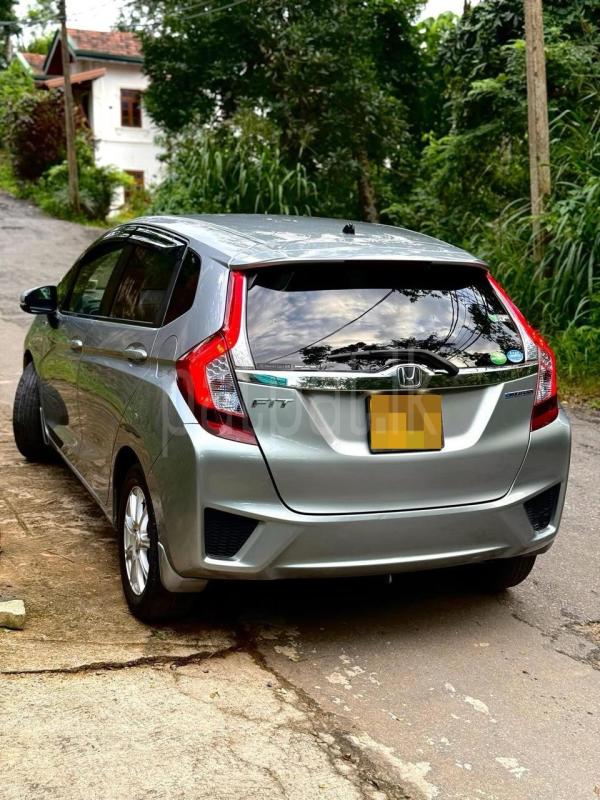 Honda Fit 2017 - பயன்படுத்தப்பட்டது கார் sale in Sri Lanka - patpat.lk