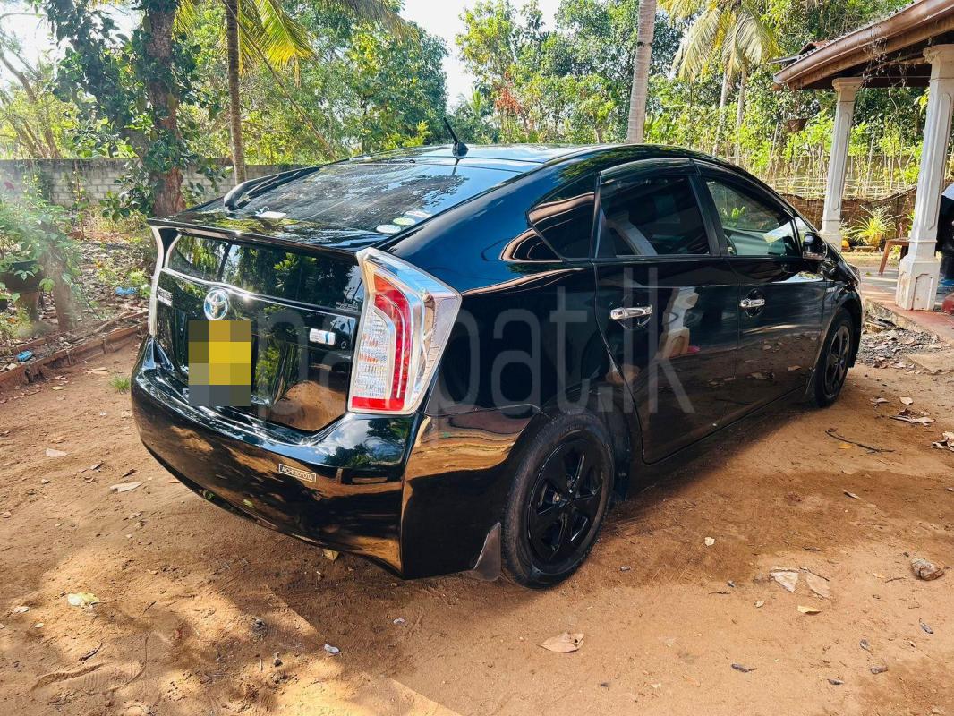 Toyota Prius 2014 - භාවිතා කරන ලද කාර් sale in Sri Lanka - patpat.lk