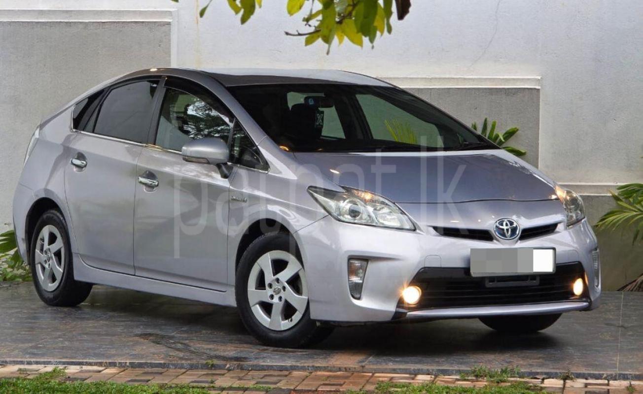Toyota Prius 2014 - பயன்படுத்தப்பட்டது கார் sale in Sri Lanka - patpat.lk