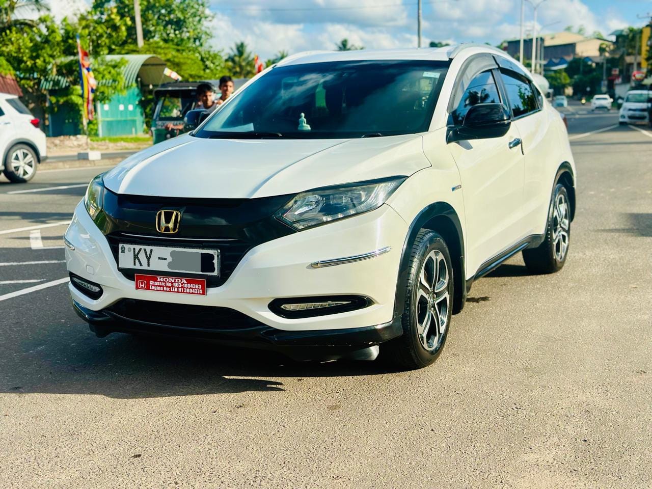 Honda Vezel 2014 - பயன்படுத்தப்பட்டது SUV sale in Sri Lanka - patpat.lk